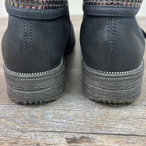 Stylish Black Ankle Boots - Picture 12 of 12